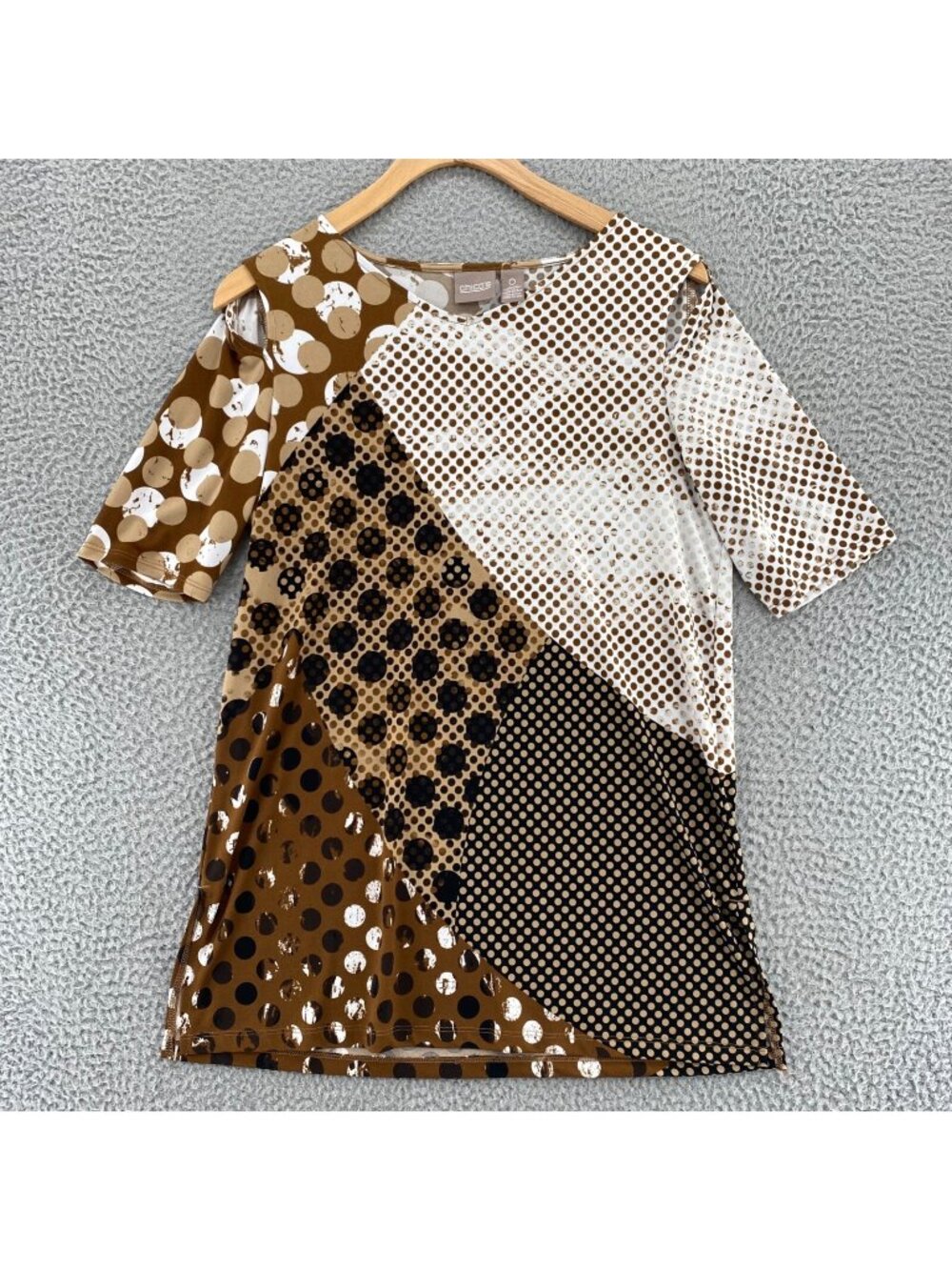 Chicos Top Womens 0 US Small Brown Polka Dot Cold Shoulder Short Sleeve Stretch